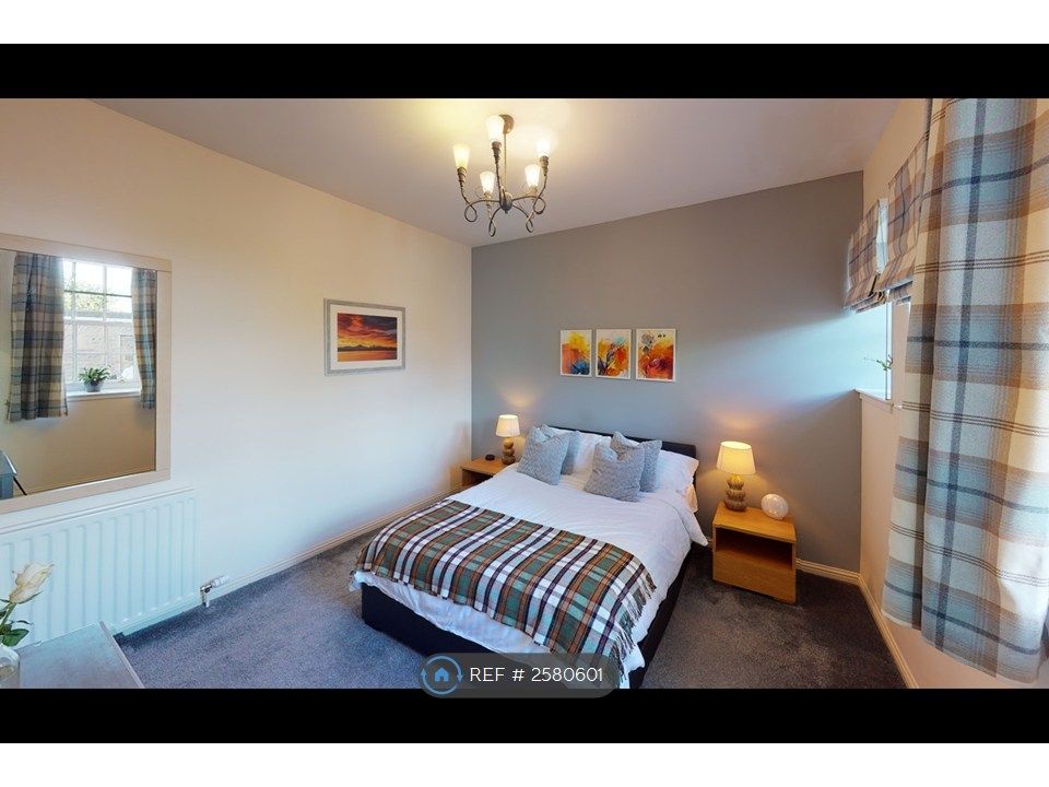 Property photo 2 of 8 Master Bedroom