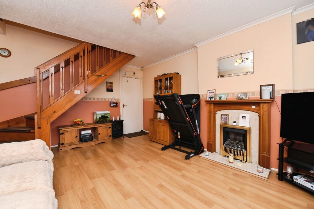 Property photo 3 of 20