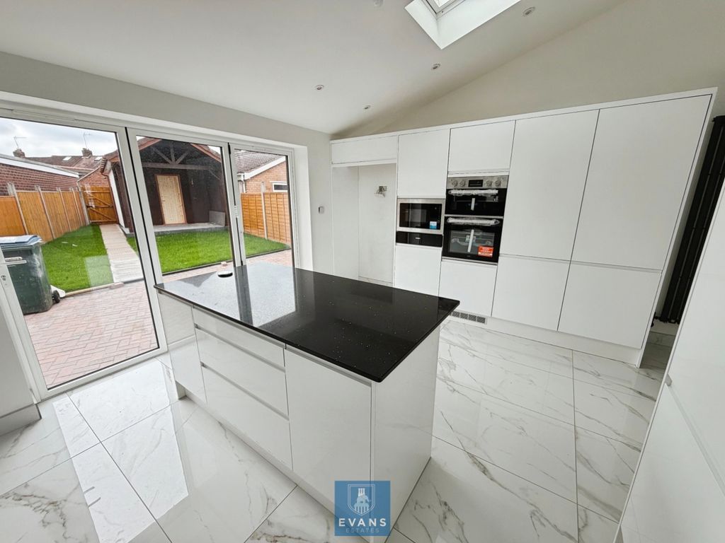 Property photo 2 of 23 Kitchen