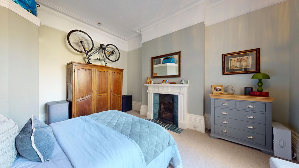 Property photo 3 of 11