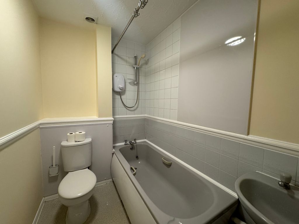 Property photo 3 of 3 Bathroom