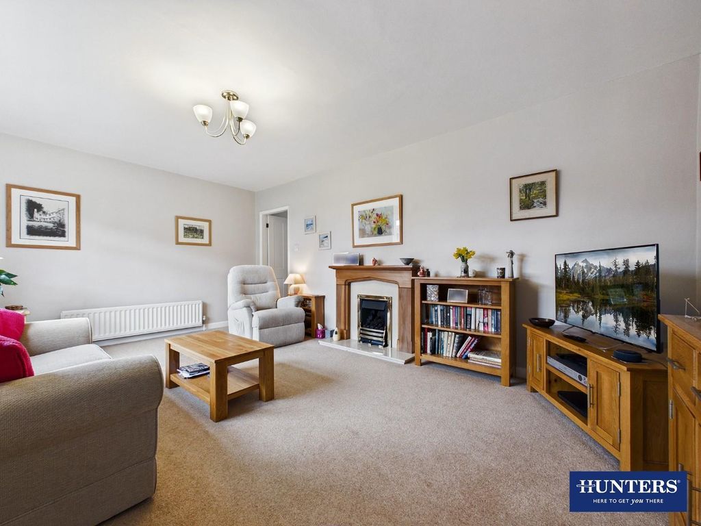 Property photo 2 of 23 Living Room