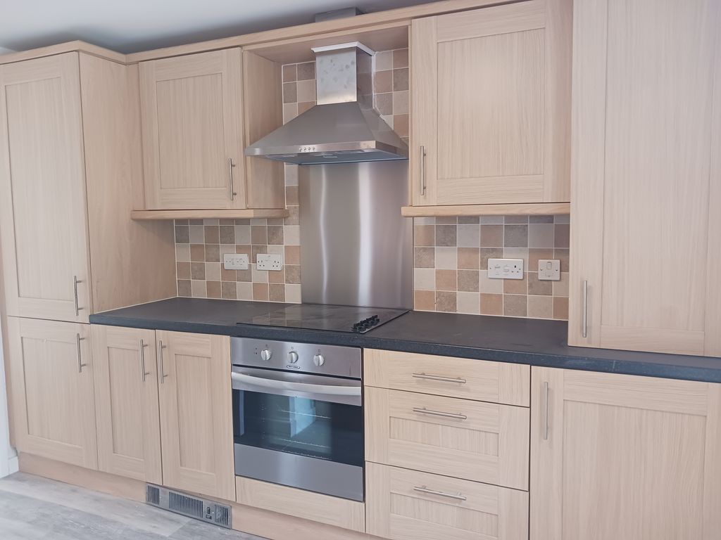 Property photo 2 of 7 Kitchen