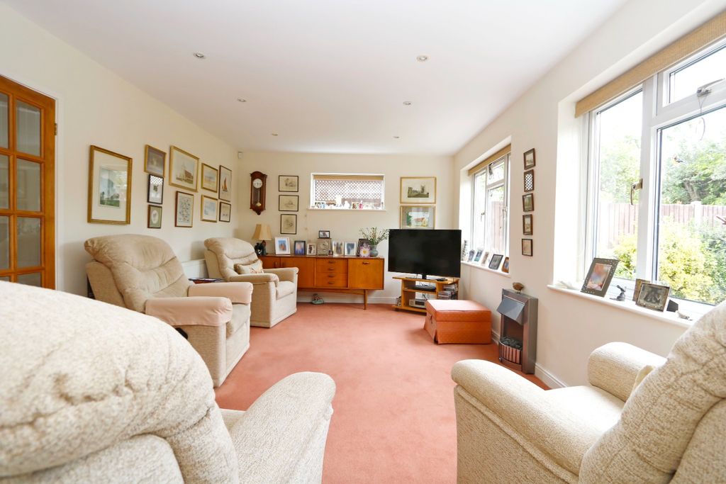 Property photo 3 of 17 3801147