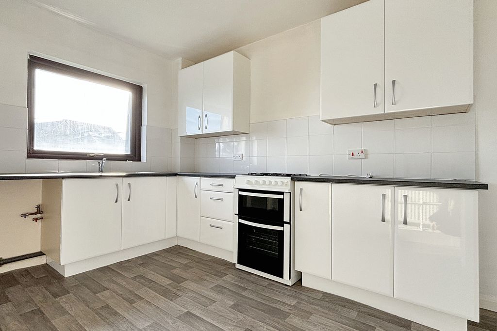 Property photo 2 of 12 Img_8715