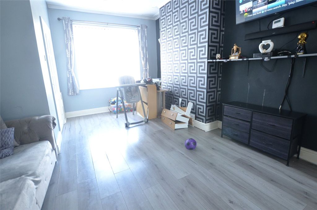 Property photo 2 of 7 Picture No. 13