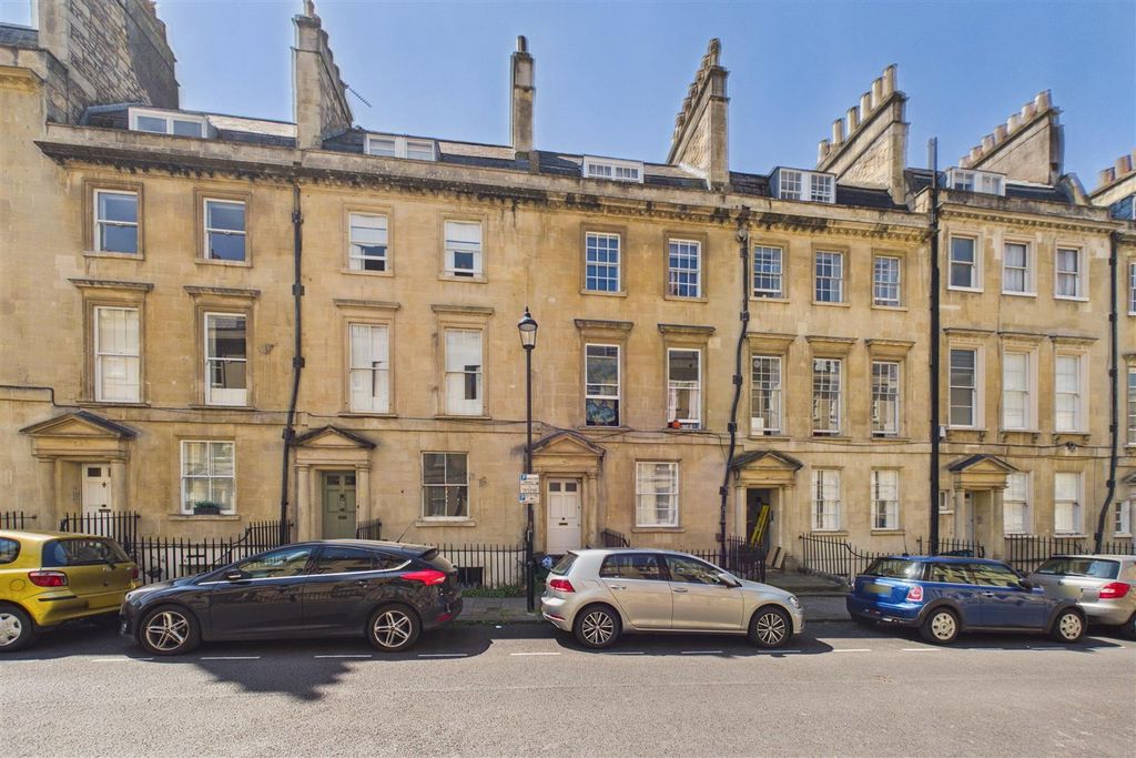 Property photo 1 of 21 Flat 3 40, Rivers Street, Walcot, Bath BA1 2Qa | |