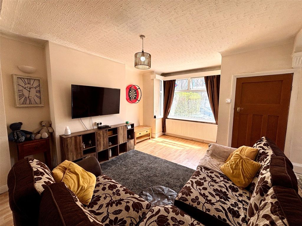 Property photo 2 of 14 Picture No. 11