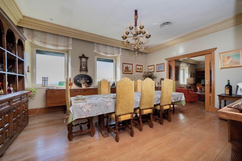 Property photo 3 of 37