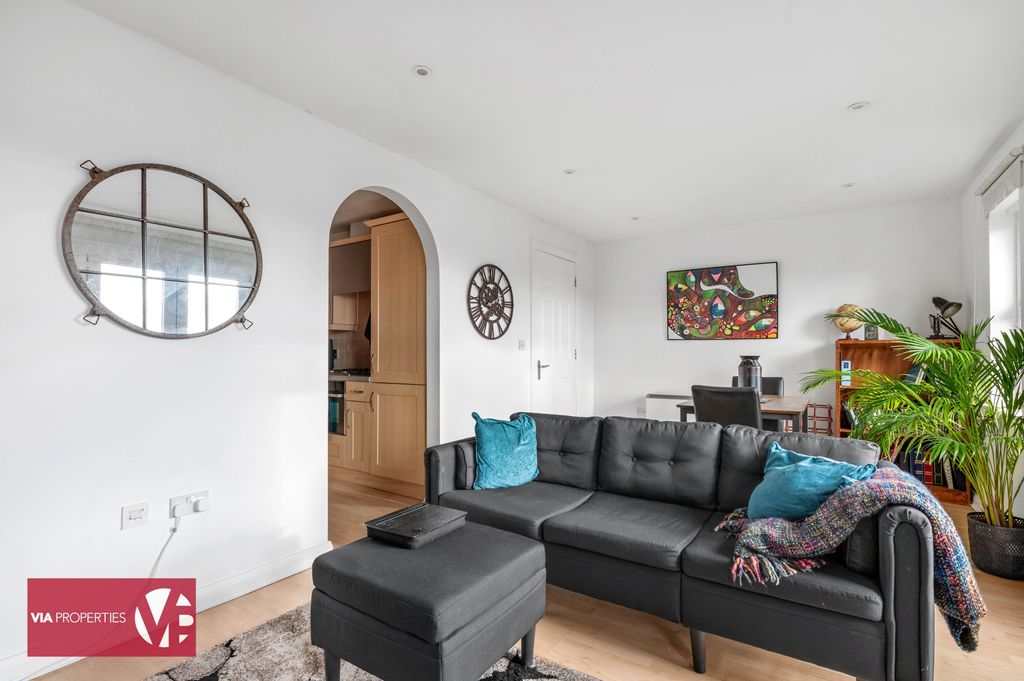 Property photo 3 of 11 Photo 4