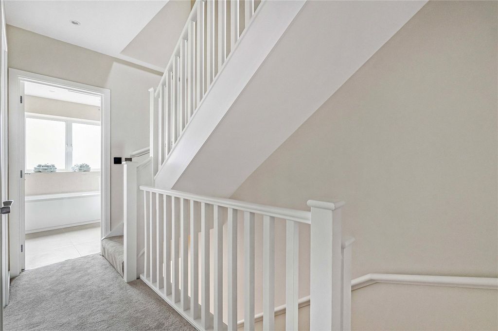 Property photo 3 of 7 Internal