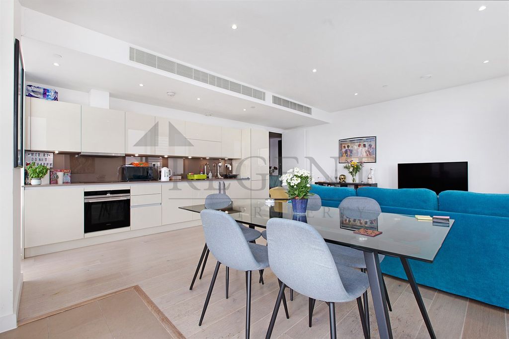 Property photo 2 of 8 Dining Area