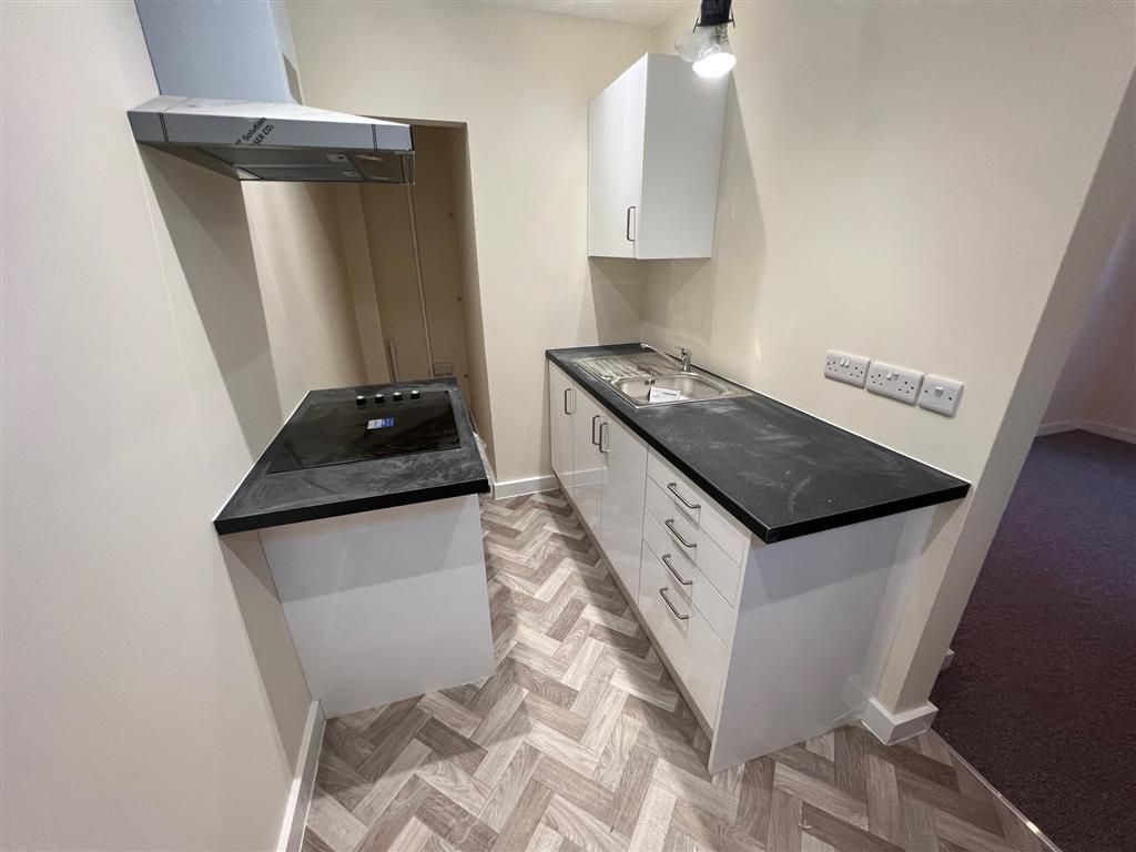 Property photo 2 of 10 Kitchen