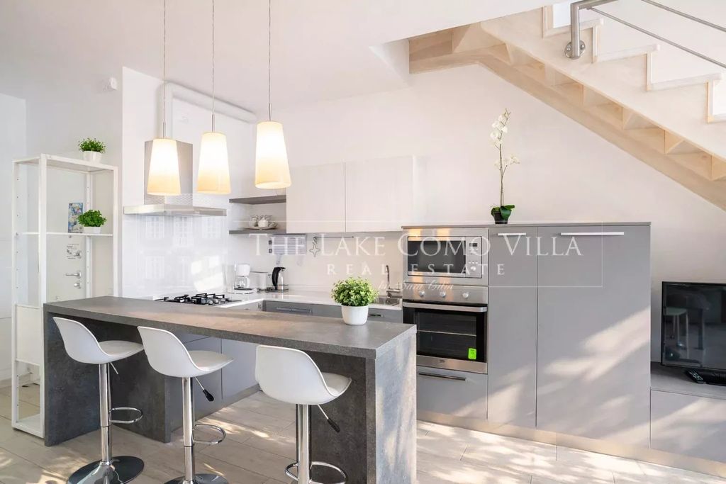 Property photo 1 of 40