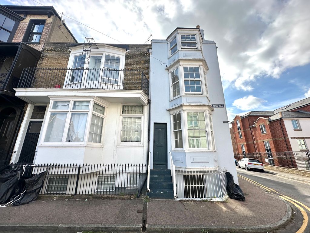 Property photo 1 of 8