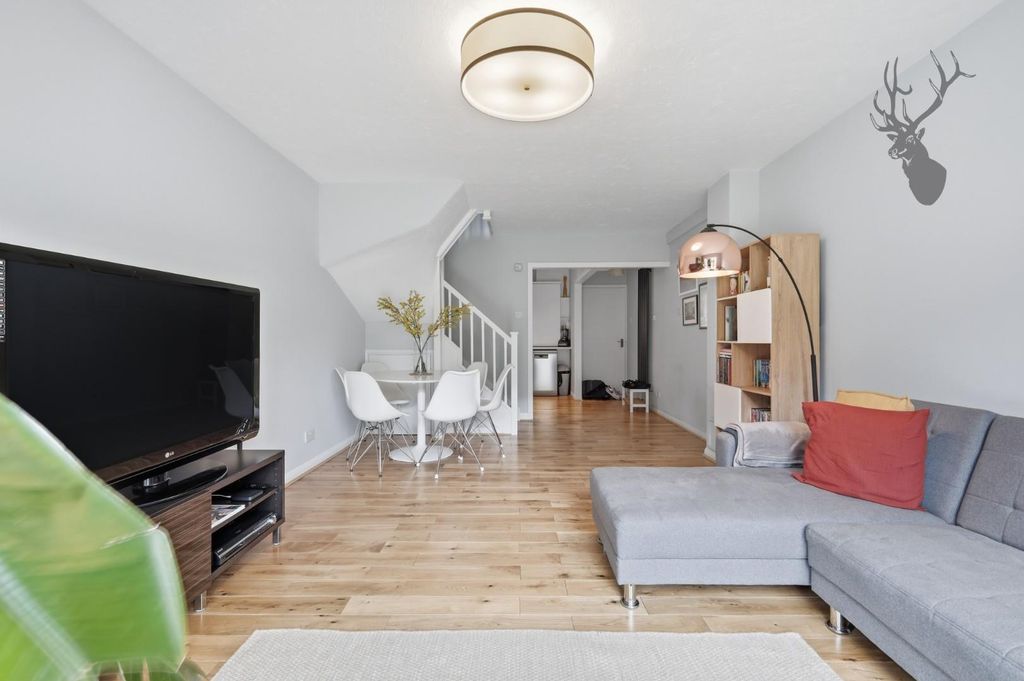 Property photo 3 of 16