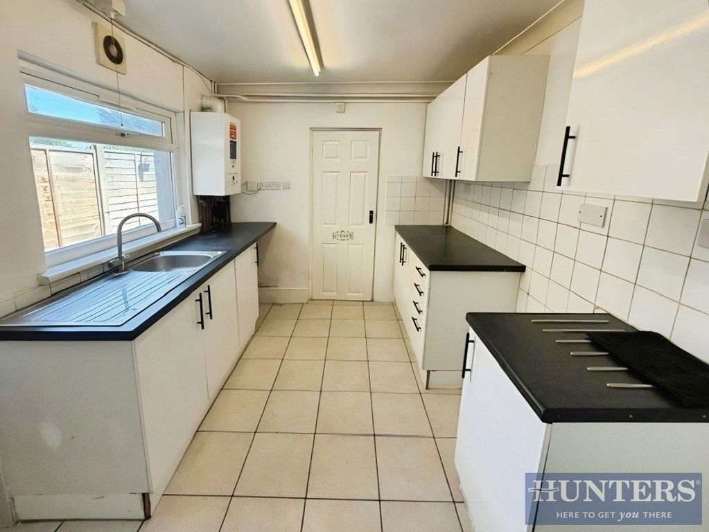 Property photo 3 of 13 Kitchen