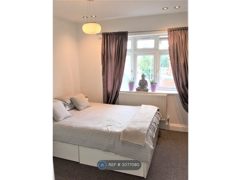 Property photo 3 of 9 Bedroom