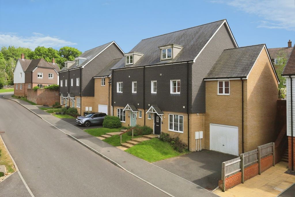 Additional image 17 of 5 bed town house for saleMillennium Way, Heathfield, East Sussex TN21