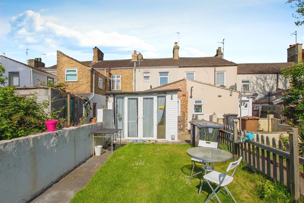 Property photo 2 of 17