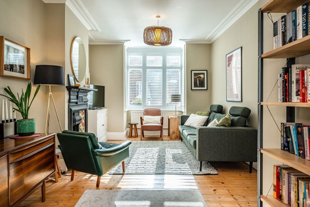 Property photo 2 of 8