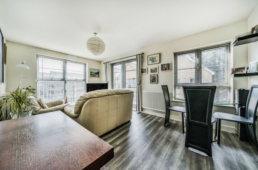 Property photo 2 of 18 1296410-7-682c940...