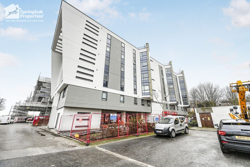 Property photo 1 of 17 Front View