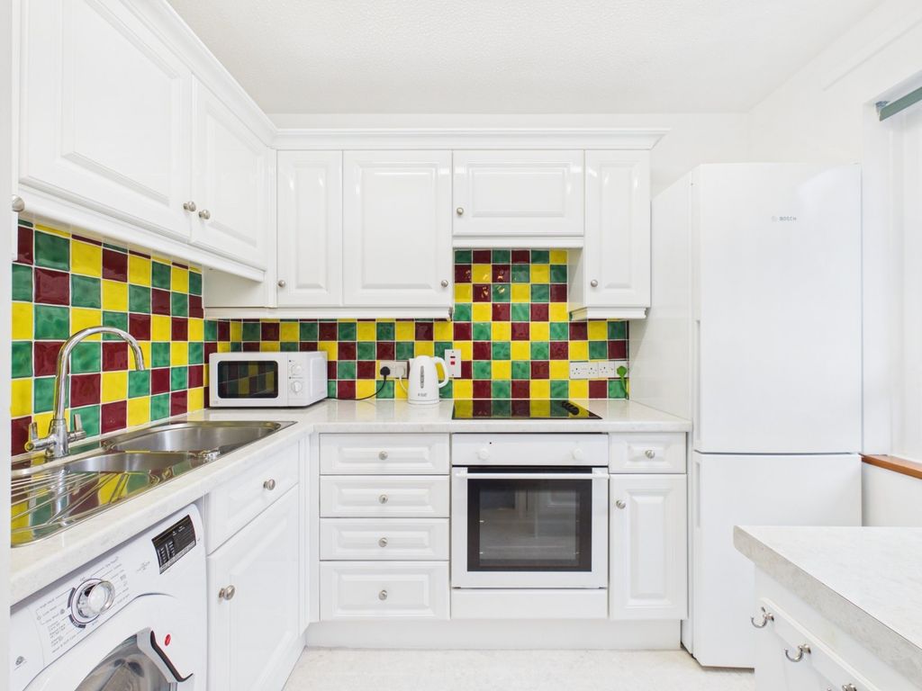 Property photo 2 of 14 Kitchen