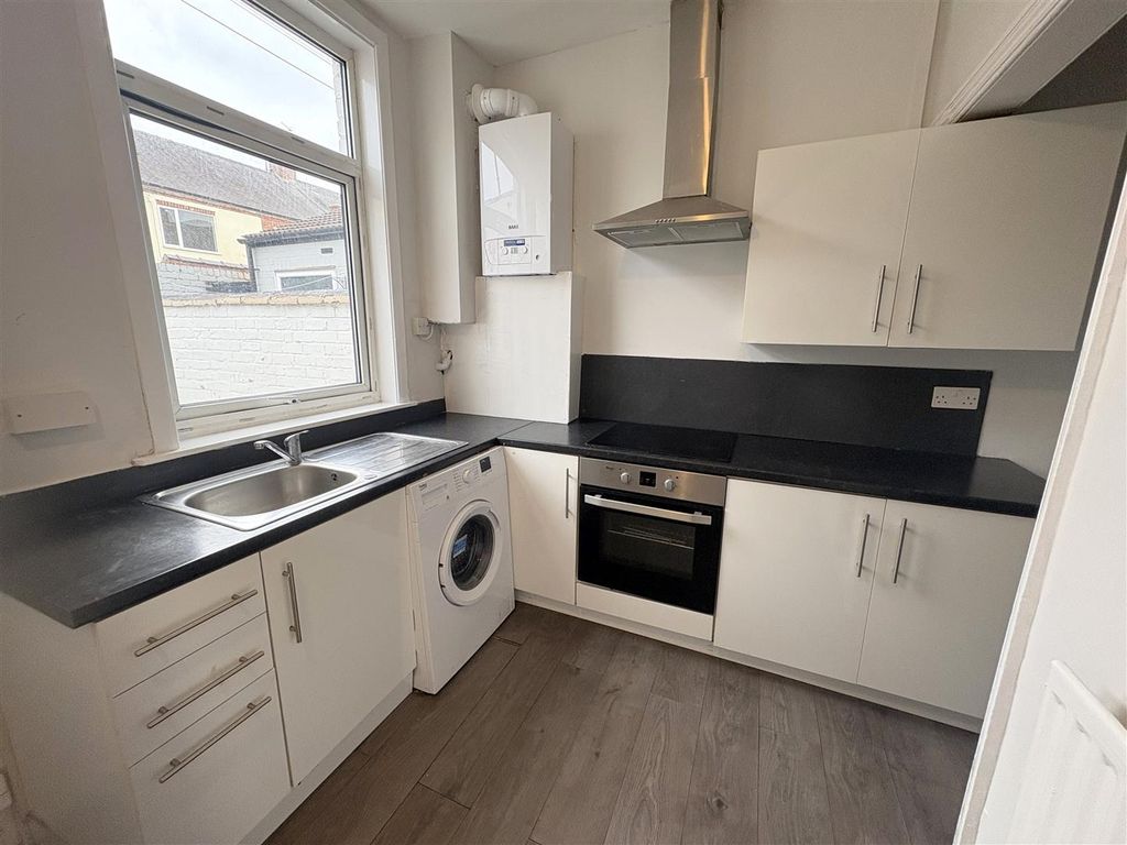 Property photo 2 of 8 Kitchen/Diner