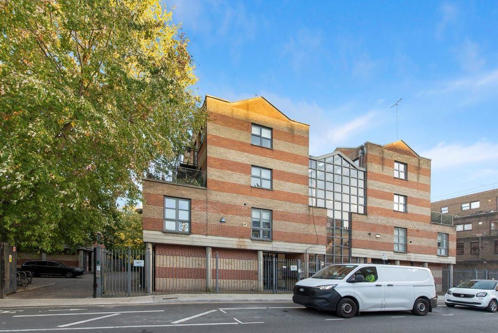 Property photo 1 of 6