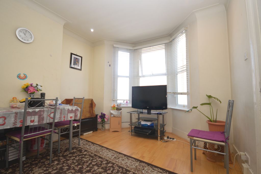 Property photo 1 of 14 2 Bedroom Terraced House To Rent