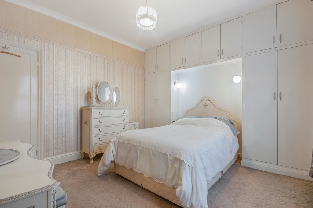 Property photo 3 of 25 Charlton-7