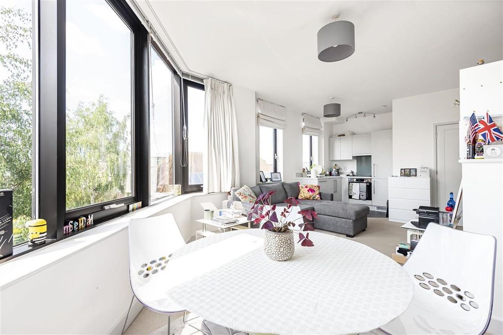 Property photo 3 of 7