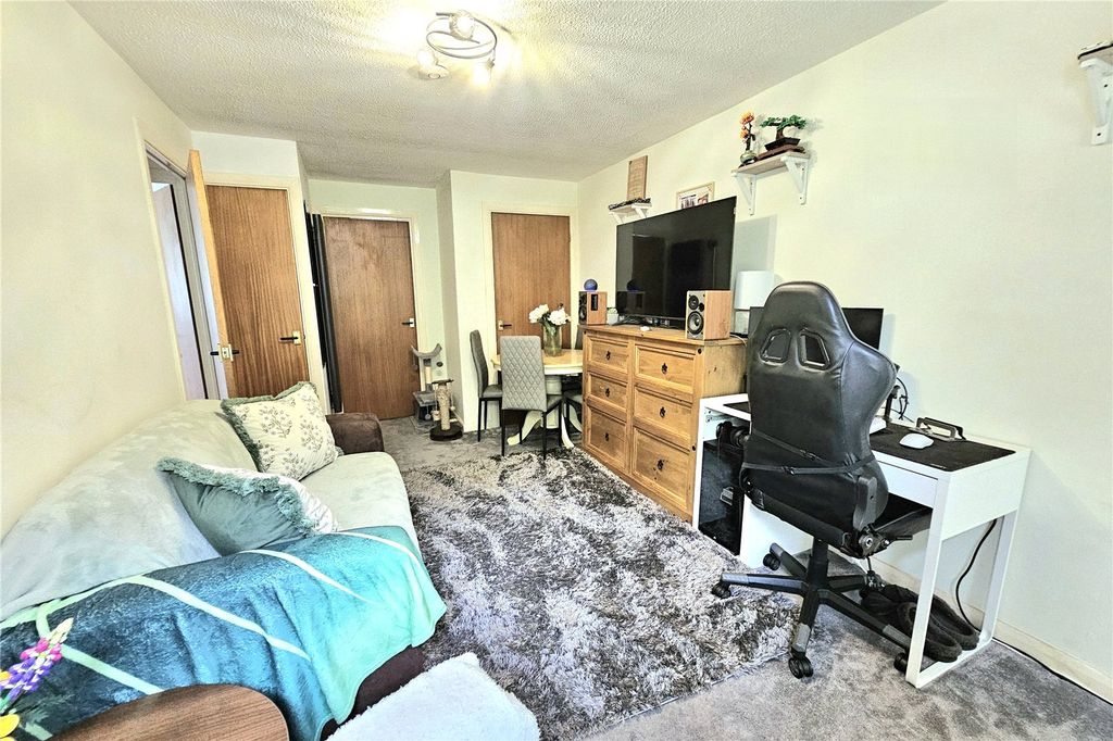 Property photo 2 of 7 Picture No. 10