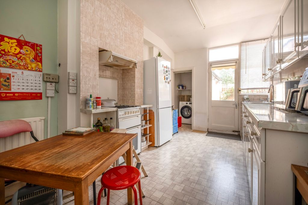 Property photo 3 of 12 Kitchen