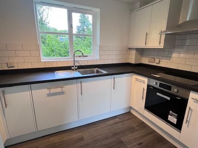 Property photo 3 of 10 Kitchen 2.Jpg