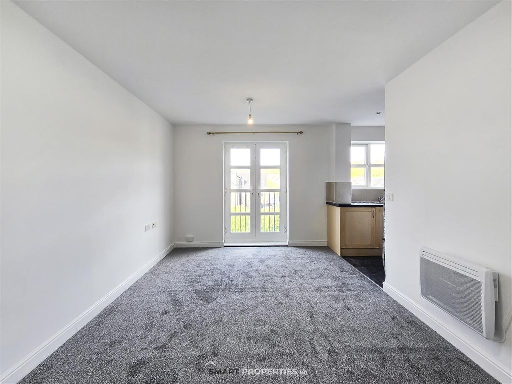 Property photo 3 of 11