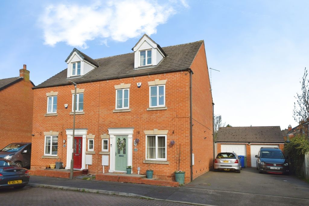 Property photo 1 of 19 Pbox-Img.Jpg