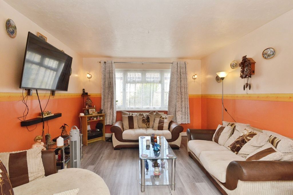 Property photo 3 of 19 Pbox-Img.Jpg