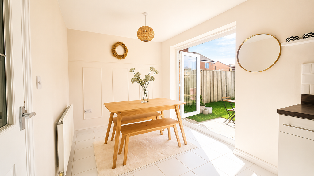 Property photo 3 of 13 Dining Area