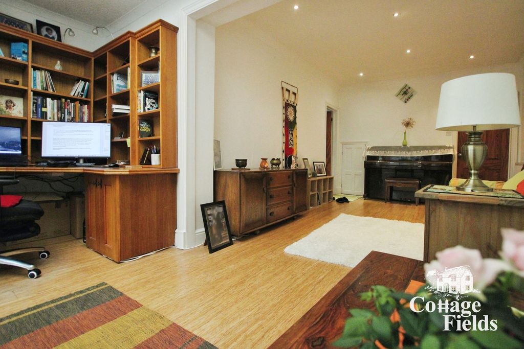 Property photo 3 of 39