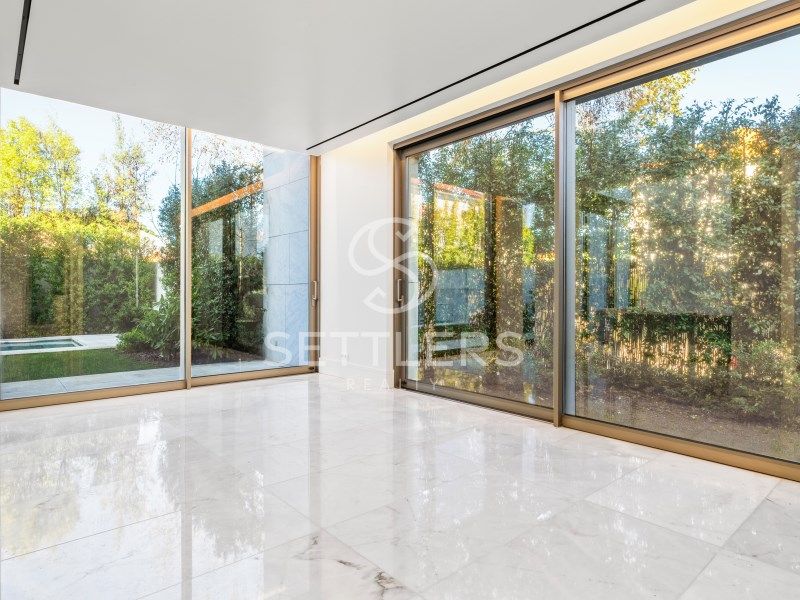 Property photo 3 of 32