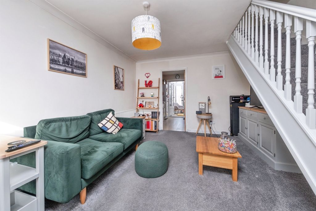 Property photo 3 of 19