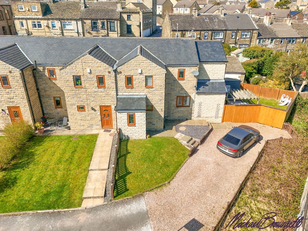 Property photo 1 of 32