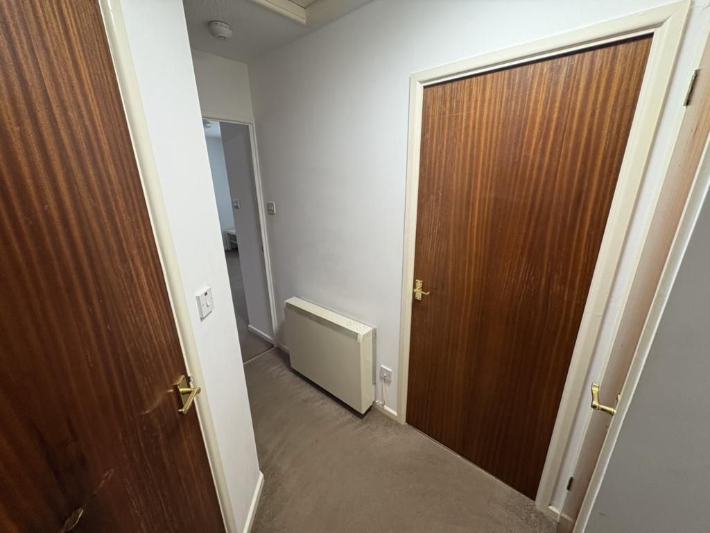 Property photo 2 of 6 Entrance Hall