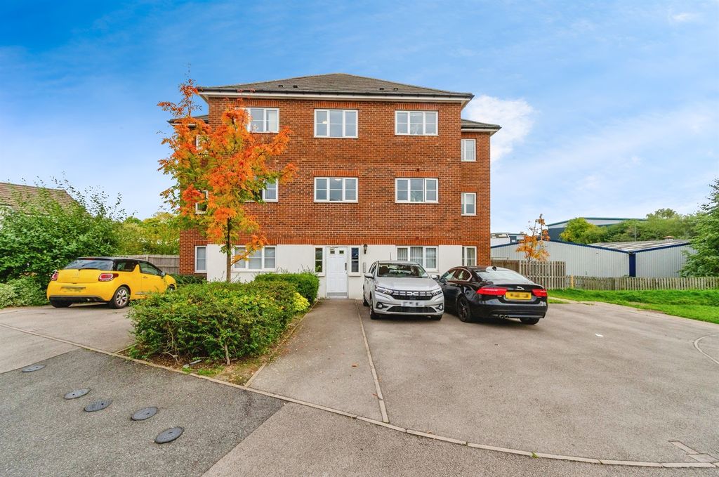 Property photo 2 of 16