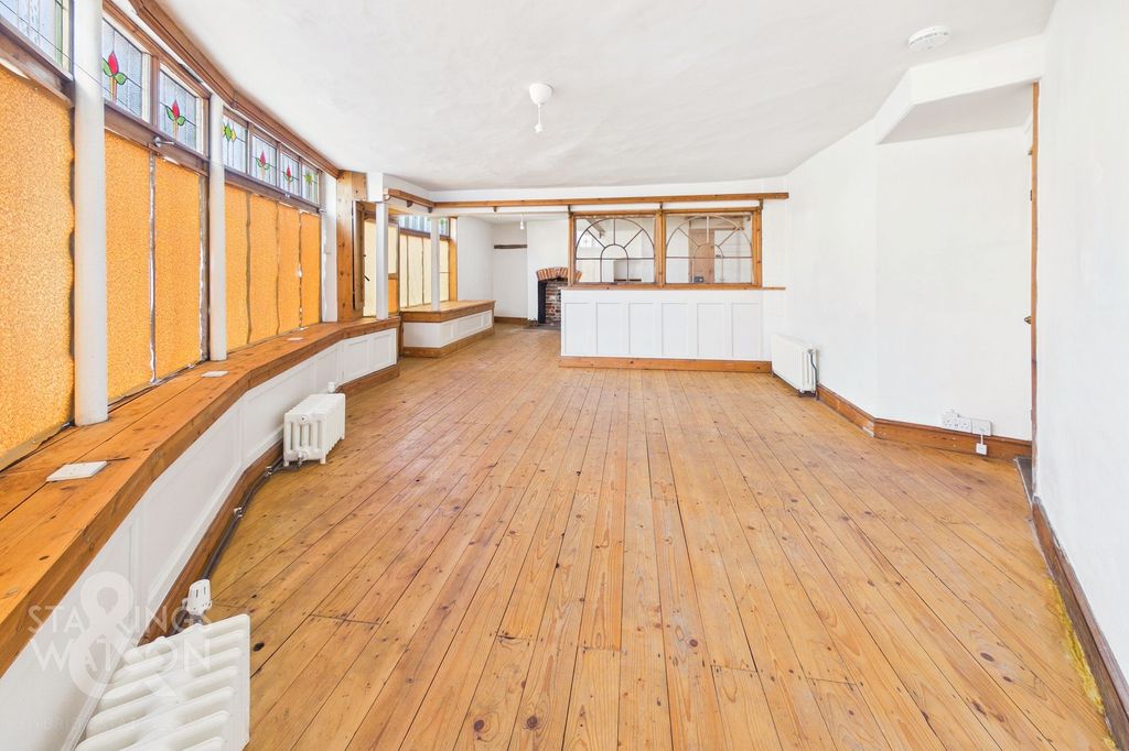 Property photo 3 of 23