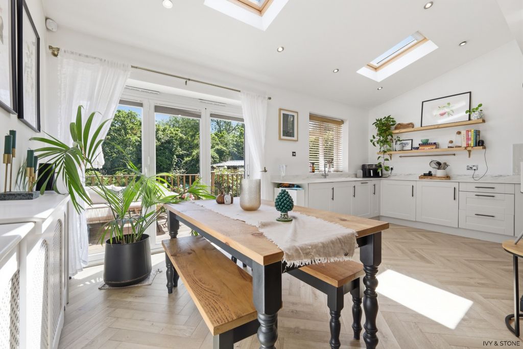 Property photo 1 of 33 5080862
