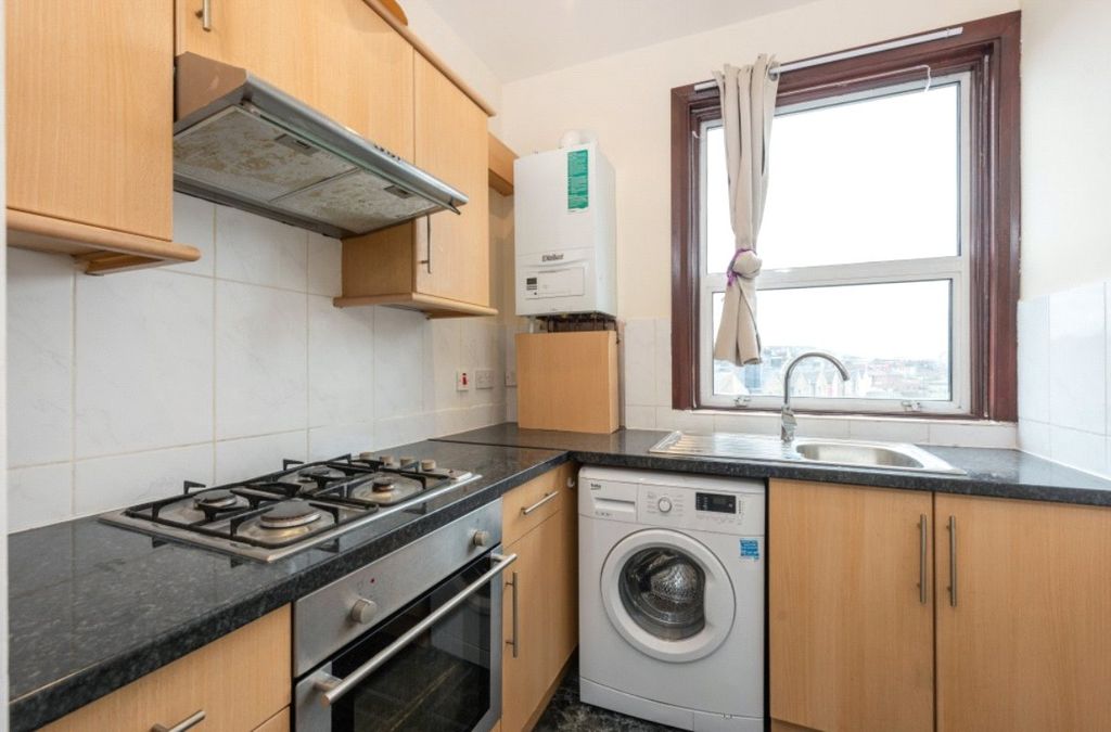 Property photo 1 of 5 Kitchen