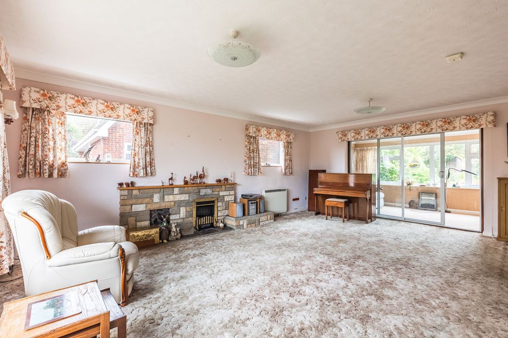 Property photo 3 of 17